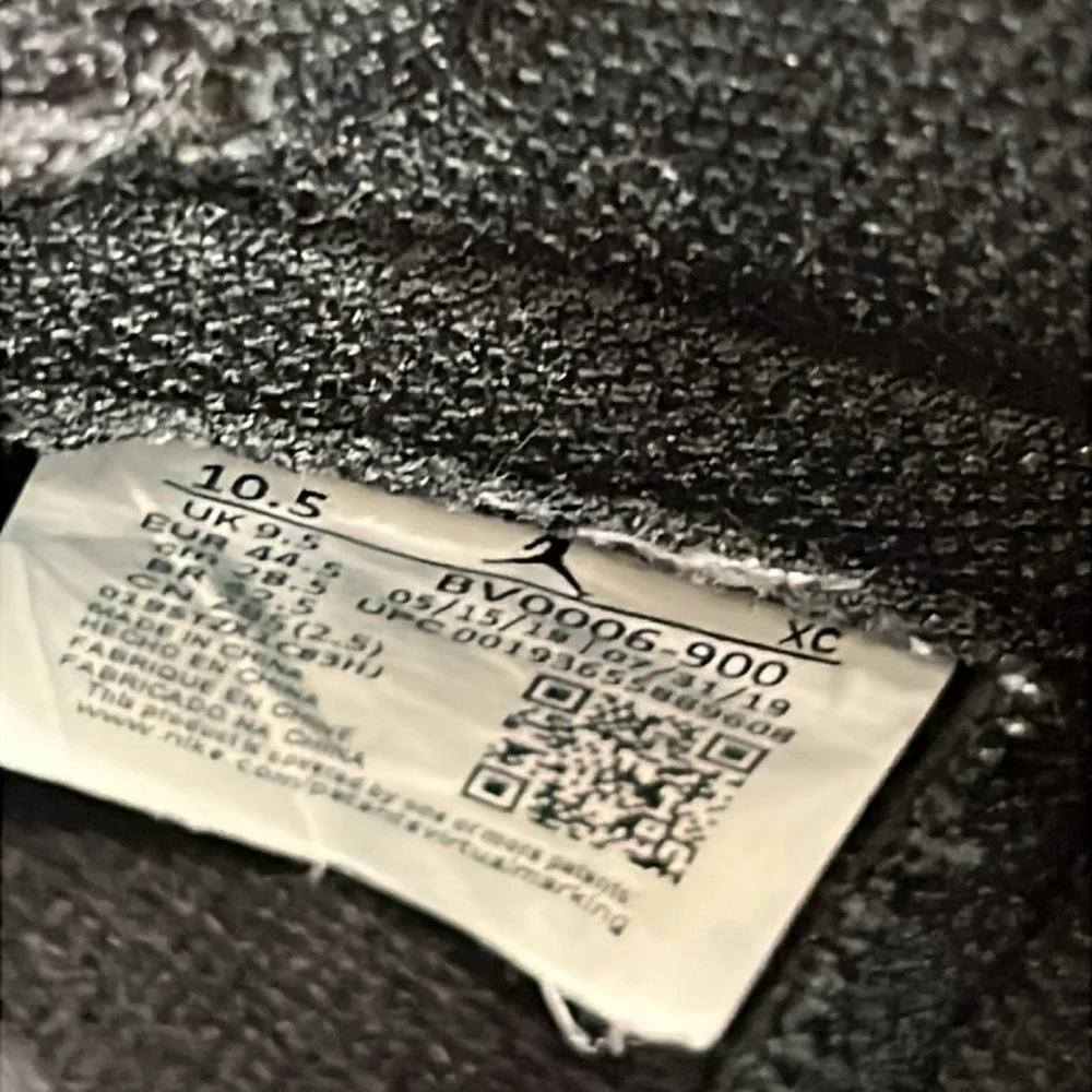 Jordan Nike Air Jordan 1 Retro High Zoom 'Fearless' Iridescent High Top Lace Up - Picture 11 of 11